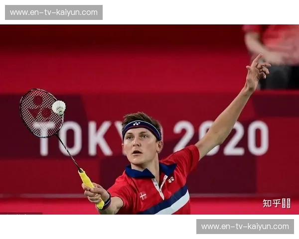 羽毛球资讯风向标：赛场速递与装备指南